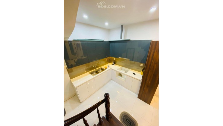 Bán nhà phố Chùa Bộc, đẹp ở luôn, 5m ra Ô TÔ, nội thất VIP 55 m2 CHỈ 6.2 tỷ