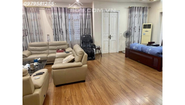 Bán nhà Đẹp Tôn Đức Thắng, 124m2, Phân Lô, GARA Ô TÔ, phù hợp để ở và kinh doanh