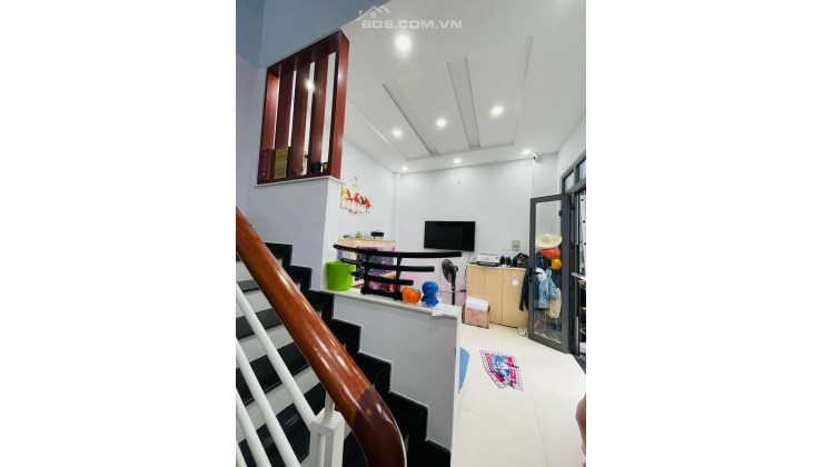 SỞ HỮU NGAY NHÀ ĐẸP 45M2, 2 TẦNG, 2PN, NHỈNH 4 TỶ, HẺM Ô TÔ ĐỖ CỬA, TÂN BÌNH