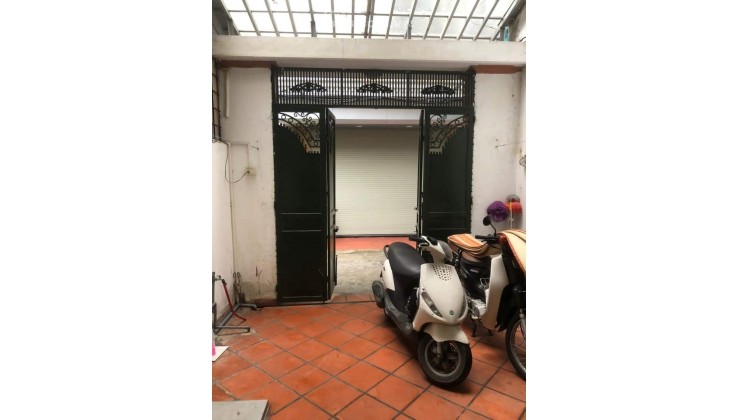 Đầu cầu Chương Dương Nguyễn Văn Cừ nhà mới giá lại  ưu đãi do thị trường ảm đạm