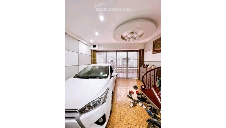 Rẻ hơn 500 triệu, bán nhà phân lô Cầu Giấy, 60m2, 2 ô tô vào nhà, trung tâm Cầu Giấy, giá 11 tỷ