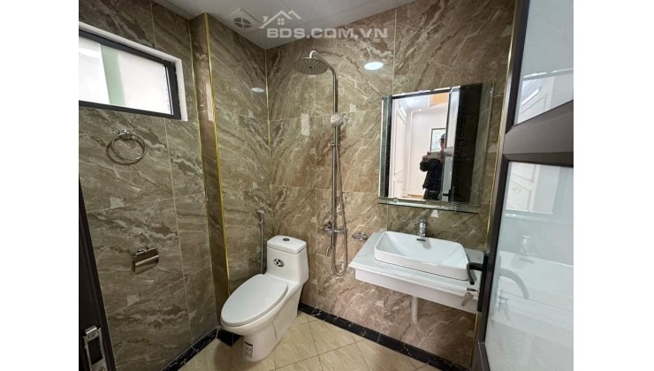 Bán nhà 30m 5 tầng 3 ngủ, Phường Thanh Trì, Hoàng Mai, Giá 3.2 tỷ