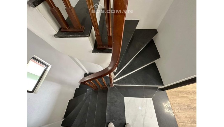 Bán Nhà đẹp Nguyễn Khoái Hoàng Mai 30m, 5 tầng, giá 3.15 tỷ