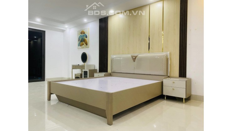 Bán căn nhà 58m2 phố Âu Cơ, Tây Hồ Ô tô đỗ cổng Thang máy XỊN 10m 2 Ô tô tránh 9.4 Tỷ