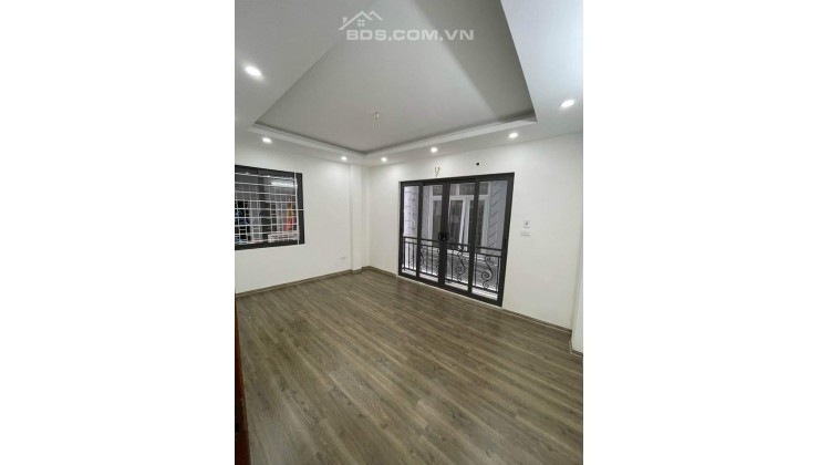 ngõ oto 493 Trương định 40m2 5 tang giá nhỉnh 3 tỷ lh 0963242991