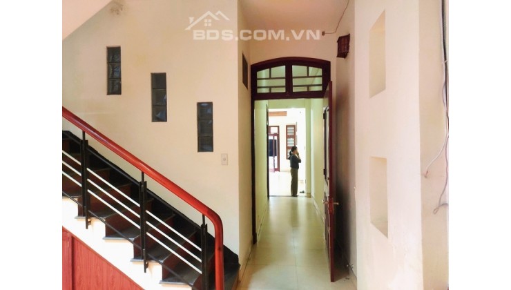 Bán nhà Nguyễn Hữu Thọ, ô tô vào nhà, 100m2 chỉ nhỉnh nhẹ 4 tỷ. 0905.880.363