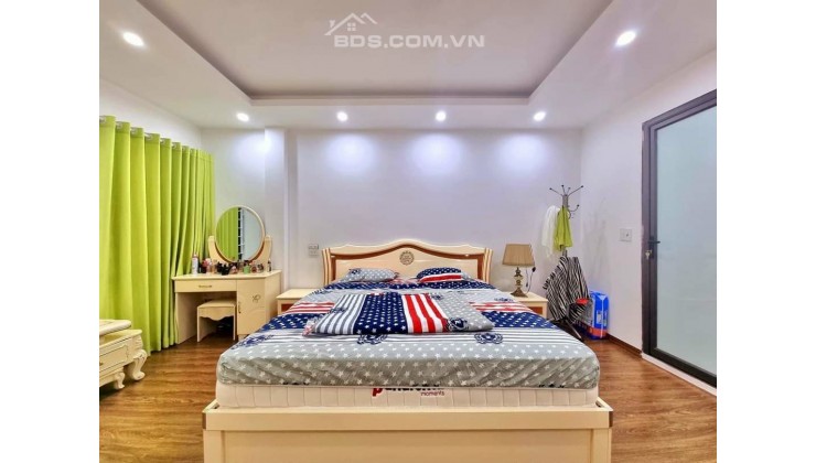 Hiếm! Bán nhà Đỗ Đức Dục, 44m2, đủ đồ, ô tô, kinh doanh, 4 tỷ 8