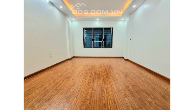 Hàng độc! Nhà đẹp phố Đỗ Đức Dục, 47m2, bán đất tặng nhà 3 tầng, lô góc, thông - nông, kinh doanh, 5 tỷ 1