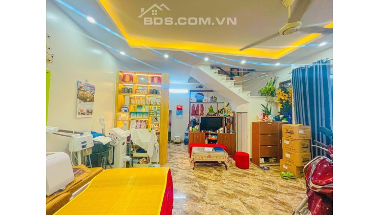 Bán nhà ngõ 401 Xuân Đỉnh,nở hậu, ô tô đỗ cửa,kinh doanh,35m2,5tag,mt:6m