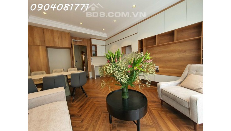 Nhà mới đẹp phố Nguyễn Sơn - Long Biên - Ô tô vào nhà -  6 tầng thang máy