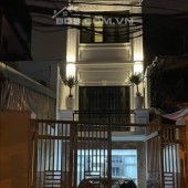 Bán Nhà Ô TÔ Ngủ Trong Nhà Kim Ngưu, Hai Bà Trưng 47m, 3 tầng, mt 3.3m, giá 7.5 tỷ.