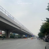 Mặt phố lô góc kinh doanh Phạm Văn Đồng, mặt tiền 10m, ô tô đỗ, 22 tỷ