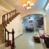 Nhà nào rẻ nhà em rẻ hơn - 100tr/m - Nhà ngõ 145 Quan Nhân - 40m - Ngõ thông - ba gác qua