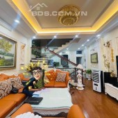 SIÊU PHẨM TRẦN QUỐC HOÀN 50M x 6T Ở V.I.P, Ô TÔ, KINH DOANH ĐỈNH GIÁ 6.6 TỶ
-	Vị trí vàng thủ đô, trung tâm Hà Nội, cực hiếm trong tầm giá, giáp