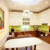 Bán nhà đẹp Đỗ Đức Dục, 40m2, 5 tầng, Gara ô tô, nội thất Ý, 4 tỷ 4