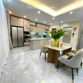 Hot! Bán nhà Đỗ Đức Dục, 42m2, 4 ngủ, ô tô, kinh doanh, 4 tỷ 6
