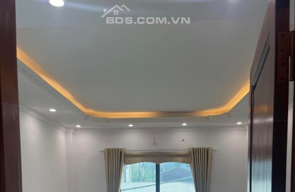 2  THOÁNG VÕNG THỊ 50M x 5T, Ô TÔ, FULL NỘI THẤT Ở NGAY GIÁ 7.8 TỶ
-	View Hồ Tây lộng gió triệu đô, ngõ nông rộng 1 nhà ra mặt phố Võng Thị, kết nối