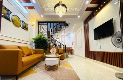 Hàng tuyển! Nhà đẹp phố Đỗ Đức Dục, 48m2, nội thất đẹp, ở ngay, 5 tỷ 2