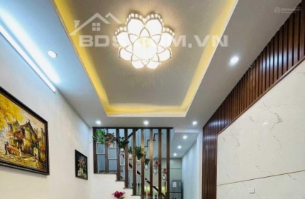 Chính chủ bán nhà Đỗ Đức Dục, 35m2, 4 ngủ, ô tô, kinh doanh, 3 tỷ 9