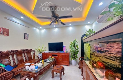 BÁN NHÀ NGUYỄN VĂN LỘC, PHÂN LÔ Ô TÔ, NHÀ ĐẸP FULL NỘI THẤT 40M2, 5 TẦNG, GIÁ 8,4 TỶ