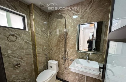 Bán nhà 5Tx30m2,Nguyễn Khoái Hoàng Mai, ô tô đỗ cổng,3 mặt thoáng, giá 3.15 tỷ