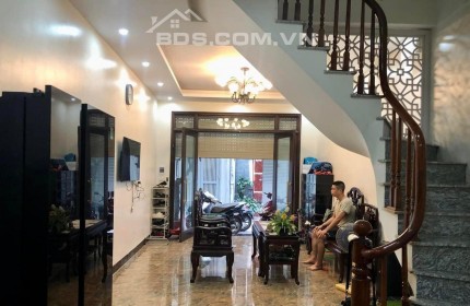 HỒNG MAI, HAI BÀ DT 45M, 5T, TRUNG TÂM QUẬN - SÁT PHỐ - Ô TÔ ĐỖ CỬA - BỐ EM CHỦ THẦU TỰ XÂY - THIỆN TRÍ BÁN GẤP.