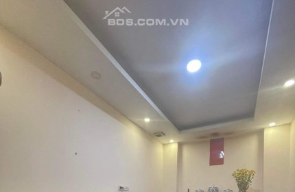 Bán chung cư chính chủ 133m² ngay ngã tư Lê Văn Lương Khuất Duy Tiến, mặt đường Tố Hữu, LH 0936354564