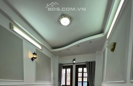 Cho thuê nhà HXH Cách Mạng Tháng 8, 5 lầu hơn 50m2/sàn Tân Bình chỉ 19 triệu