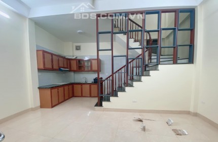 Bán nhà Xuân Đỉnh,3 bước chân ra mặt phố,ngõ rộng thoáng,30m2,5T,mt:5,2m