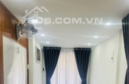 Căn góc 2 MT nhà  mới sân trước nhà rộng 10m Cô Giang PN nhỉnh 3 tỷ