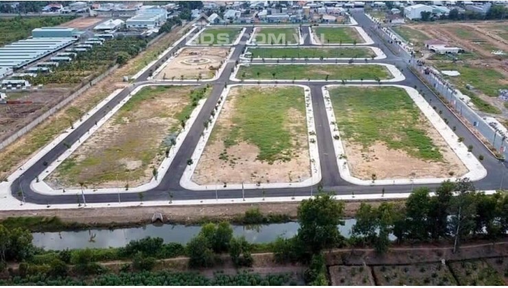 BÁN GẤP LÔ ĐẤT NGAY KCN CẦU TRÀM   - 100M2 ( SHR )