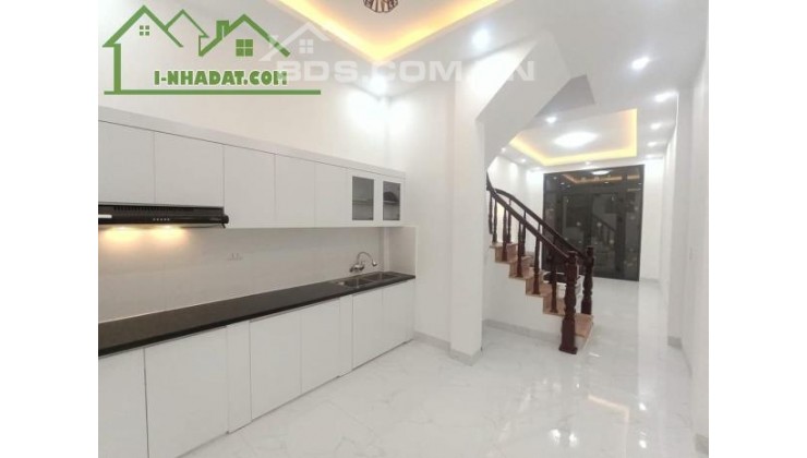 Thanh Trì - Ngọc Hồi 5 tầng 48m2, phân lô, oto, nhà đẹp, tiện ích giá chỉ 2 tỷ 900