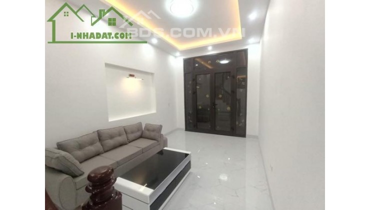 Thanh Trì - Ngọc Hồi 5 tầng 48m2, phân lô, oto, nhà đẹp, tiện ích giá chỉ 2 tỷ 900