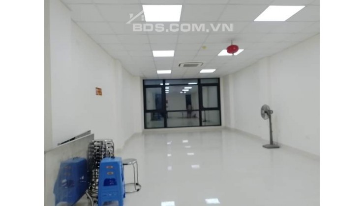 Cần cho thuê văn phòng T3,T4,T5 Hoàng Văn Thái. DT: 93m2x15 triệu/tháng. LH0964240141