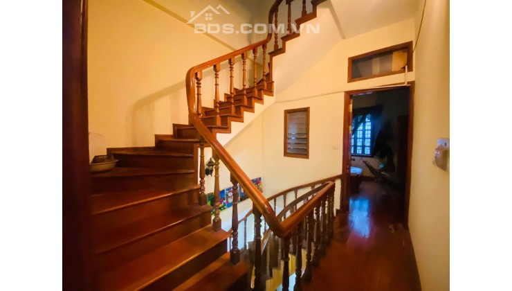 BÁN NHÀ LẠC LONG QUÂN _ TÂY HỒ 88M2 , 4 TẦNG , GIÁ 8,9 TỶ
SÂN RỘNG NGÕ THOÁNG , GẦN HỒ TÂY