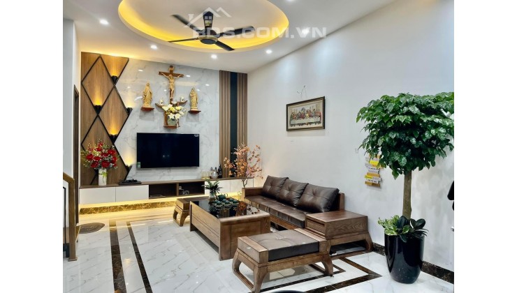 BÁN NHÀ KHU VỰC VIP VÕNG THỊ . DT 4.1M . 2 THOÁNG KINH DOANH SẦM UẤT. Ô TÔ TRÁNH. GIÁ 9.2 TỶ