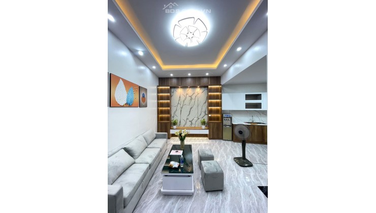 BÁN NHÀ PHỐ QUAN NHÂN THANH XUÂN, gần ô tô, thiết kế hiện đại 5 tầng,40m2,giá 4x tỷ