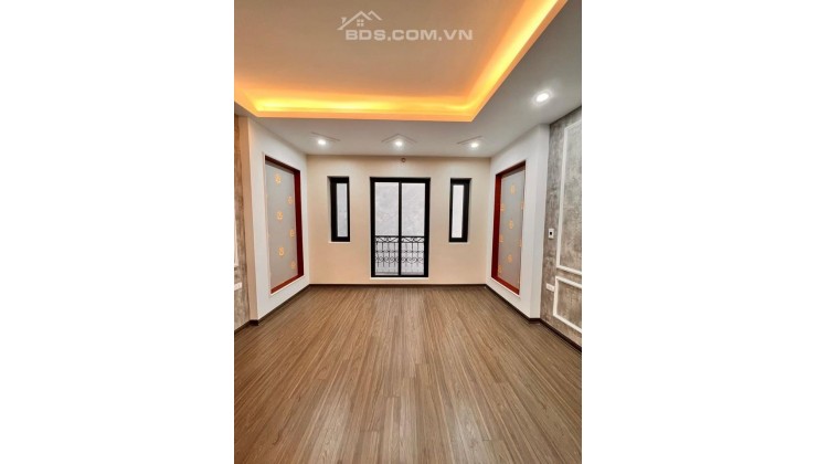 Duy Nhất Phố Văn Trì, 35m2 giá 3,4 tỷ,Gara Oto ,Kinh Doanh