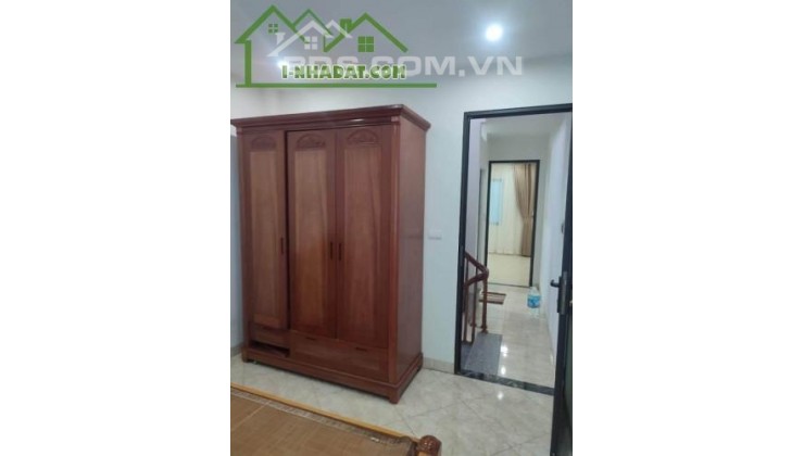 Bán nhà Tứ Hiệp, Thanh Trì 40m, 5T, 4 phòng ngủ, nhà đẹp ở luôn, nhỉnh 3 tỷ