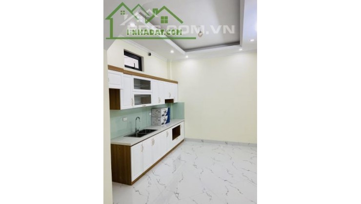 Bán nhà đường Ngọc Hồi 37m2 * 5T, ngõ nông, 500m Bến Xe Nước Ngầm 2,8 tỷ