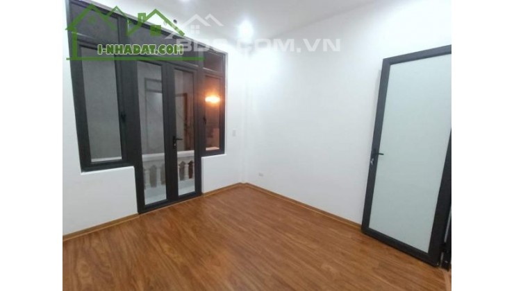 Thanh Trì - Ngọc Hồi 5 tầng 48m2, phân lô, oto, nhà đẹp, tiện ích giá chỉ 2 tỷ 900