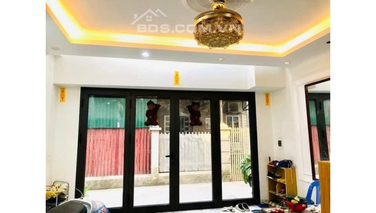 Bán căn nhà 75m2 phố Nghi Tàm, Tây Hồ Ô tô dừng đỗ 6 ngủ Ngõ Ô tô tránh 10m 9.6 Tỷ