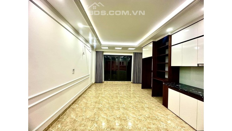 Bán Nhà Thụy Khuê, rất gần mặt phố , ngõ to ô tô đỗ cửa 50m2 , 5 Tầng , giá hơn 5 tỷ