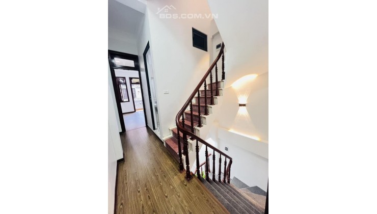 Bán Nhà Giảng võ - Q. Ba Đình, Dt 56m x 4t, Mt 3.7m, Giá 5.2 tỷ, Rẻ Nhất khu vực.