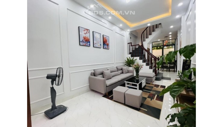 Bán Nhà Giảng võ - Q. Ba Đình, Dt 56m x 4t, Mt 3.7m, Giá 5.2 tỷ, Rẻ Nhất khu vực.