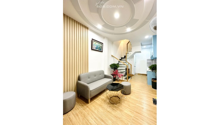 PHAN ĐÌNH PHÙNG, PHÚ NHUẬN - XE HƠI TỚI NHÀ - 4 TẦNG NHÀ ĐẸP - 3 PN - SỔ VUÔNG  nhỉnh 4.x TỶ.