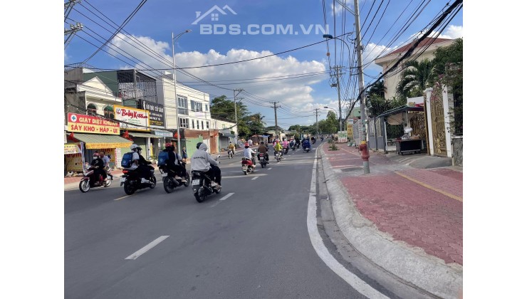 Bán Gấp ngôi nhà MT 8M, Lê Văn Chí, Linh Trung, DT78M, gần BV Thủ Đức, giá bán Nhỉnh 6 Tỷ