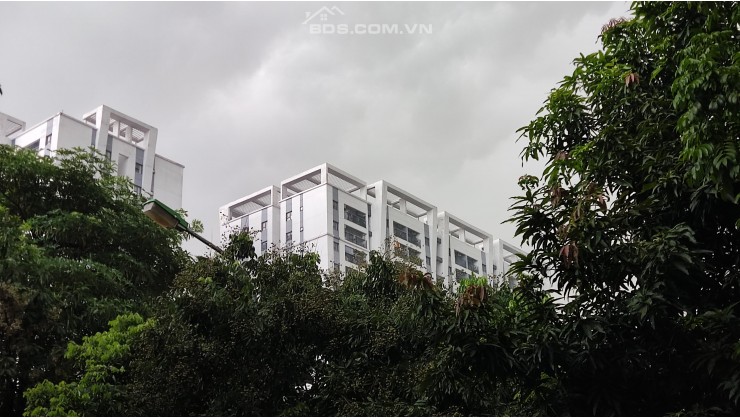 Nhà 5 tầng đẹp Nguyễn Lam Phúc Đồng 40 m2 , ô tô ngủ trong nhà  4tỷ ( CHỦ BÁN GẤP)