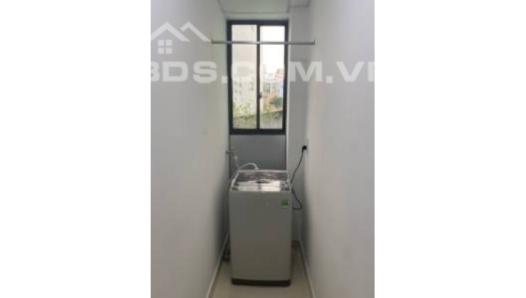 Kẹt tiền nên muốn sang gấp căn nhà hẻm XH trước nhà có công viên rộng DT 4,5 x 16m trệt 3 lầu ST