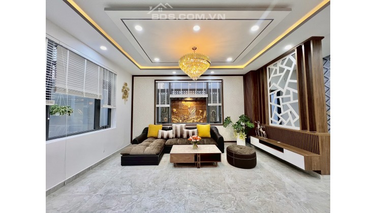 Hàng hiếm mới ra! Bán nhà Biệt Thự Điện Biên Phủ, ĐaKao, Q1. 140m2 (8,2 x18m) - 4 tầng. Chỉ 29,9 tỷ